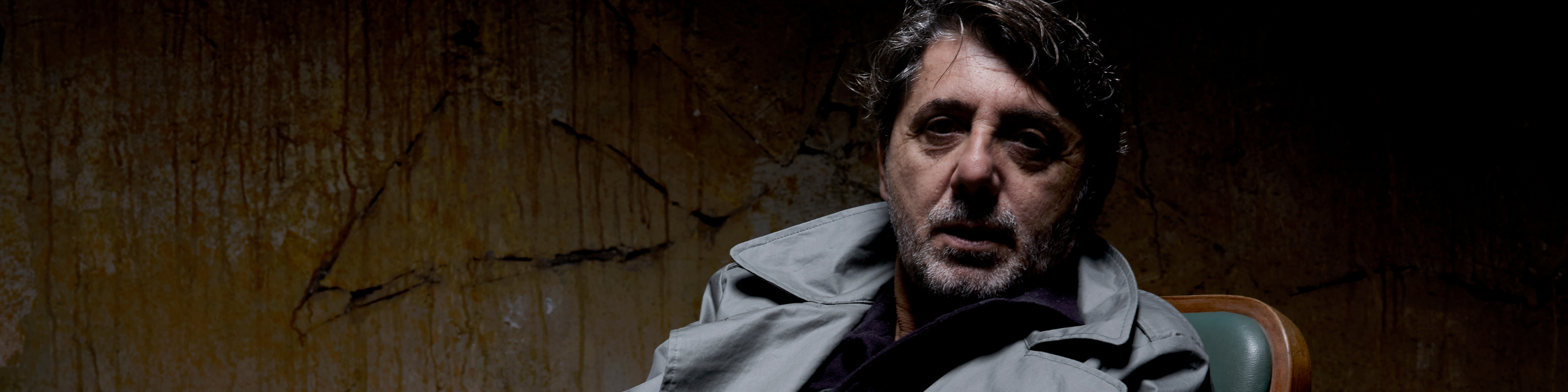 L’IMPERMEABILE BLU LABEL